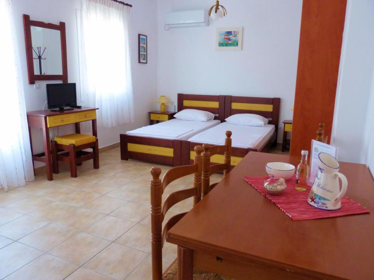 Ioli Apartments Alopronia Extérieur photo