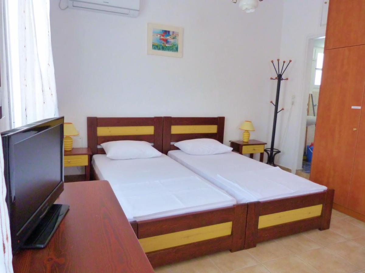Ioli Apartments Alopronia Extérieur photo