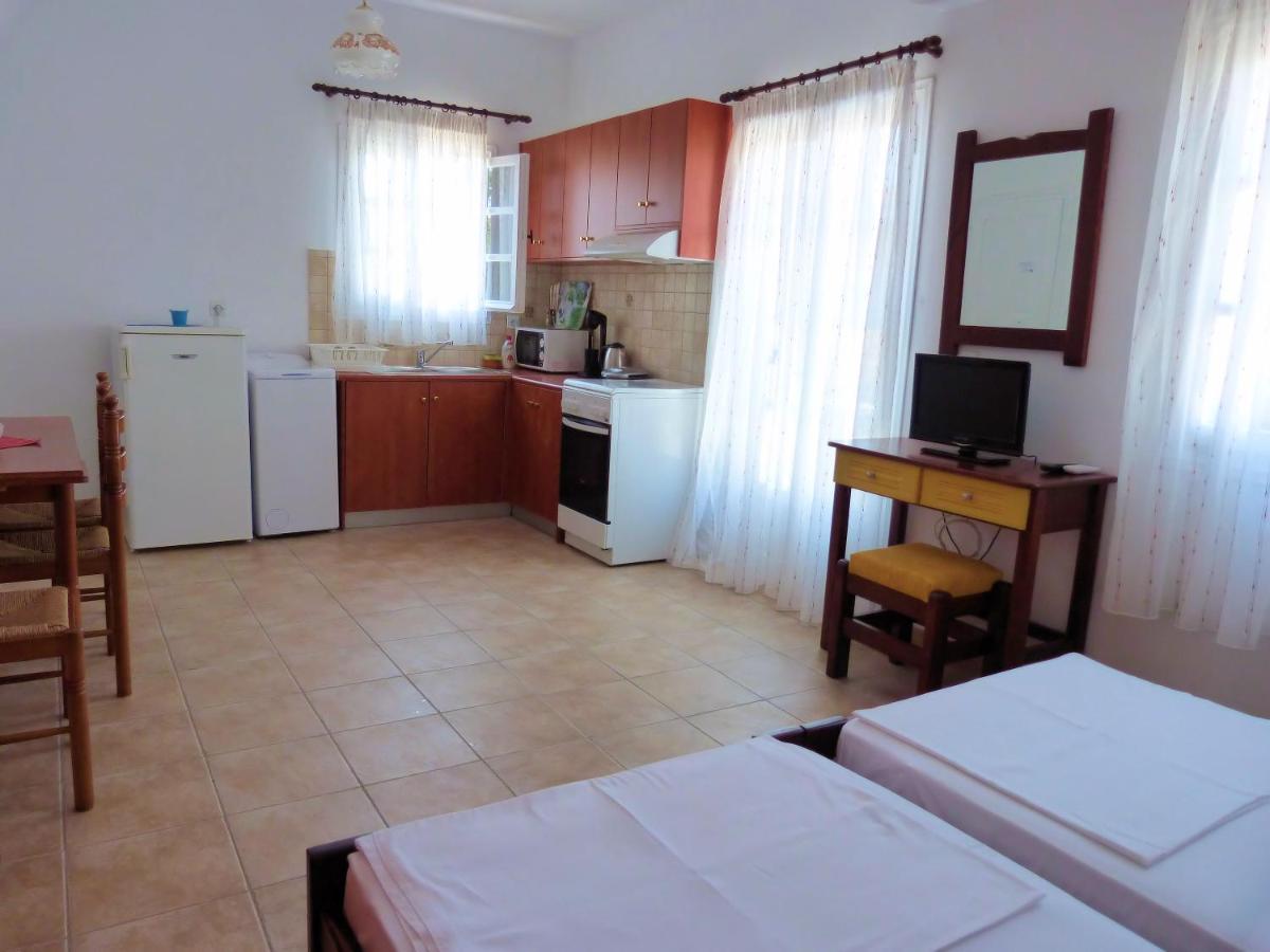 Ioli Apartments Alopronia Extérieur photo