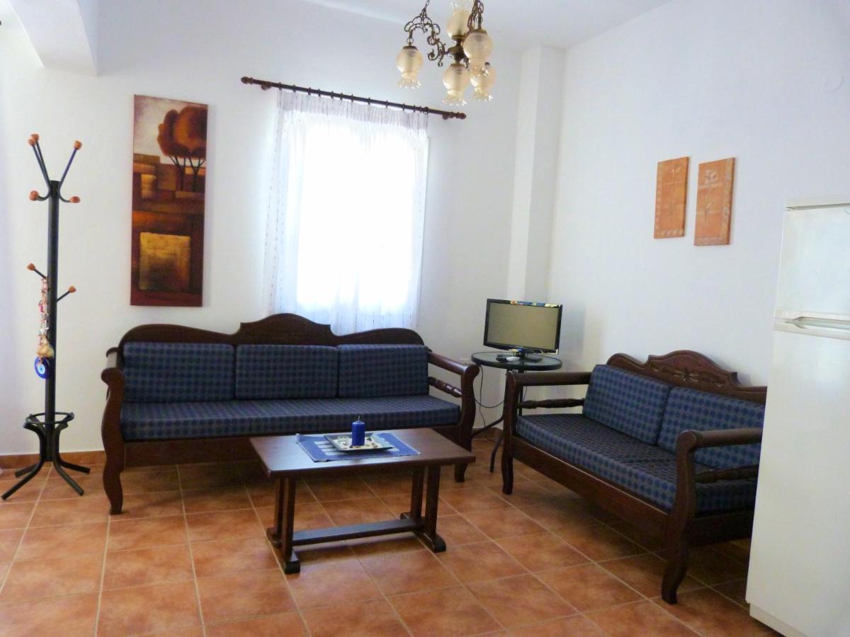 Ioli Apartments Alopronia Extérieur photo