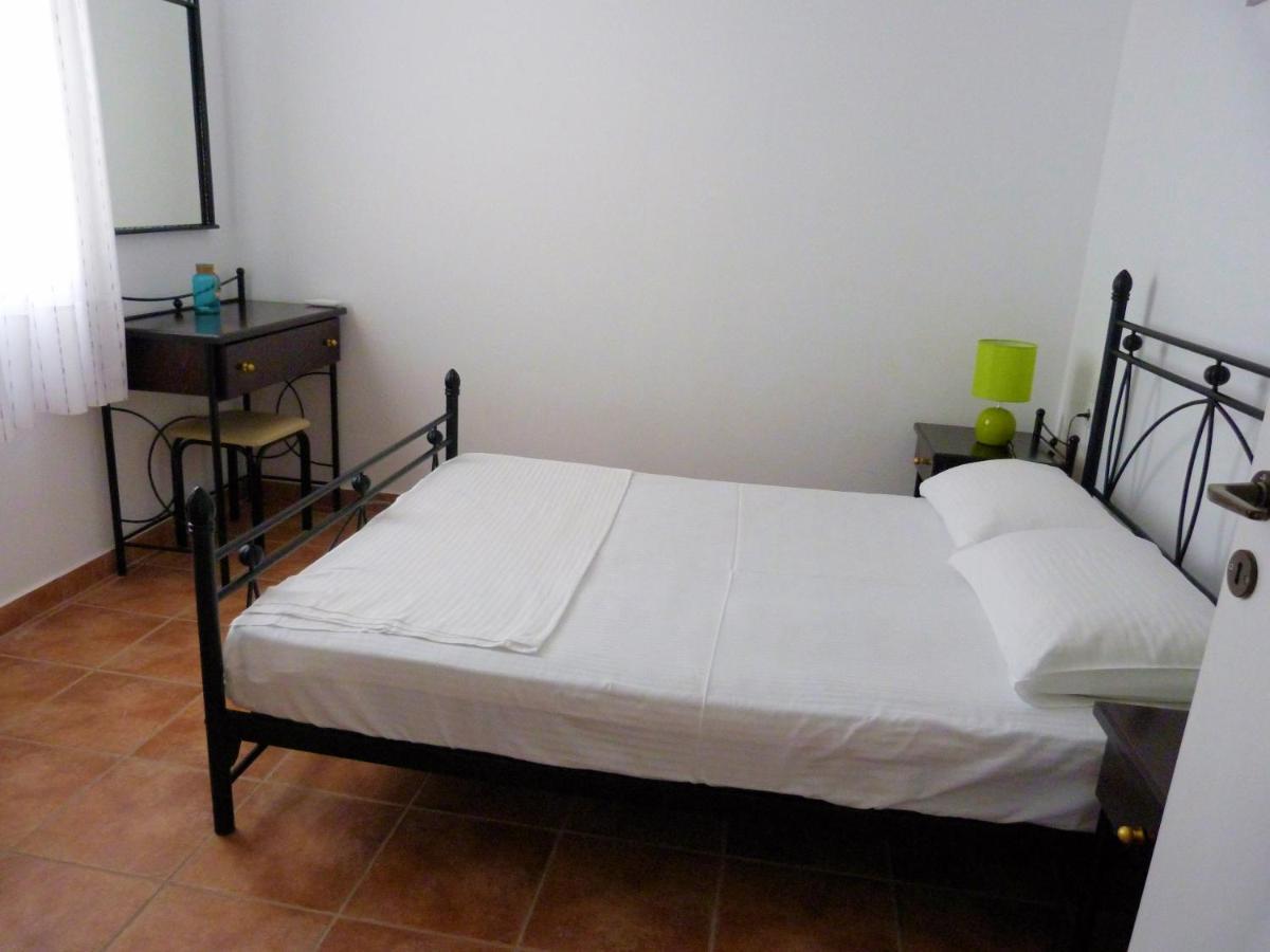 Ioli Apartments Alopronia Extérieur photo