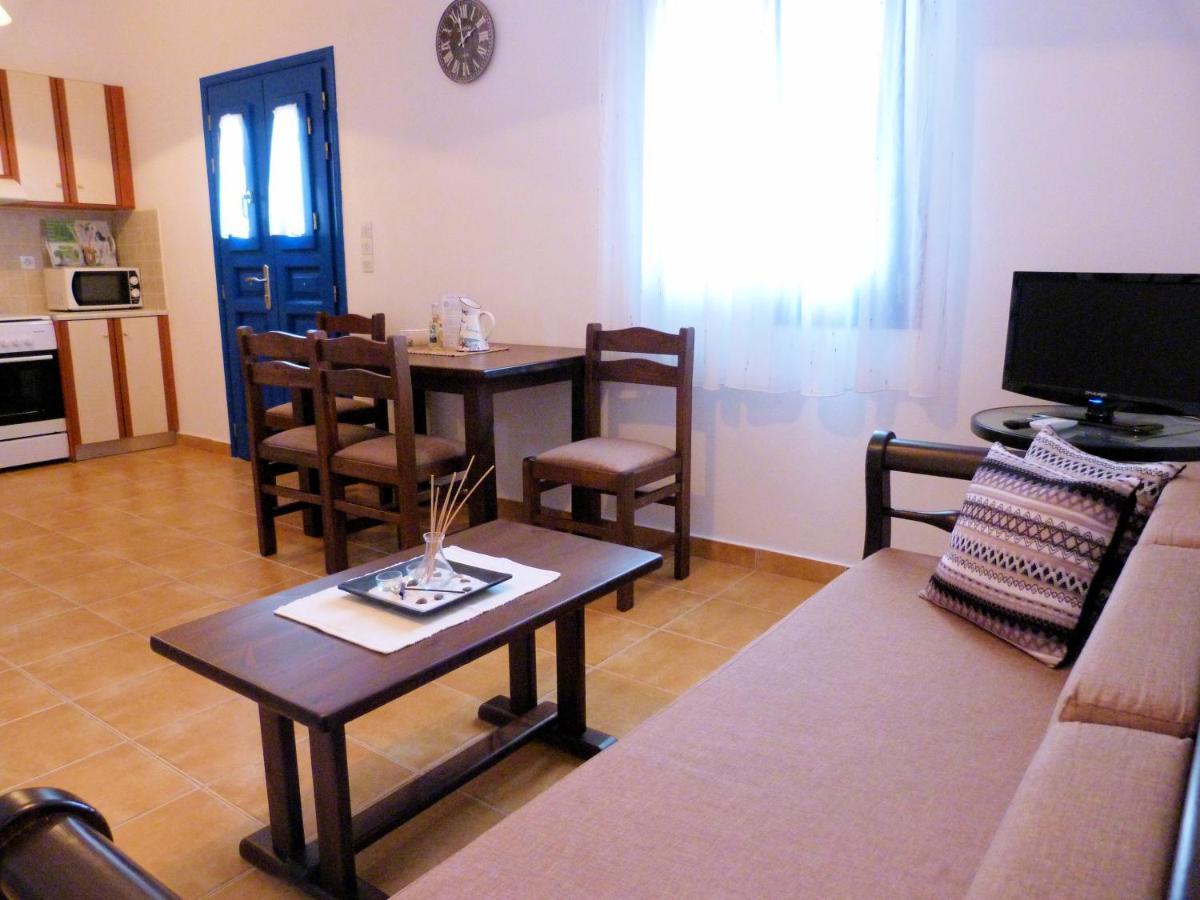 Ioli Apartments Alopronia Extérieur photo