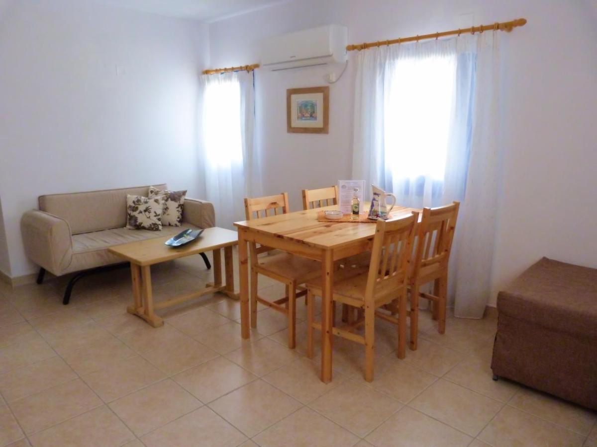 Ioli Apartments Alopronia Extérieur photo