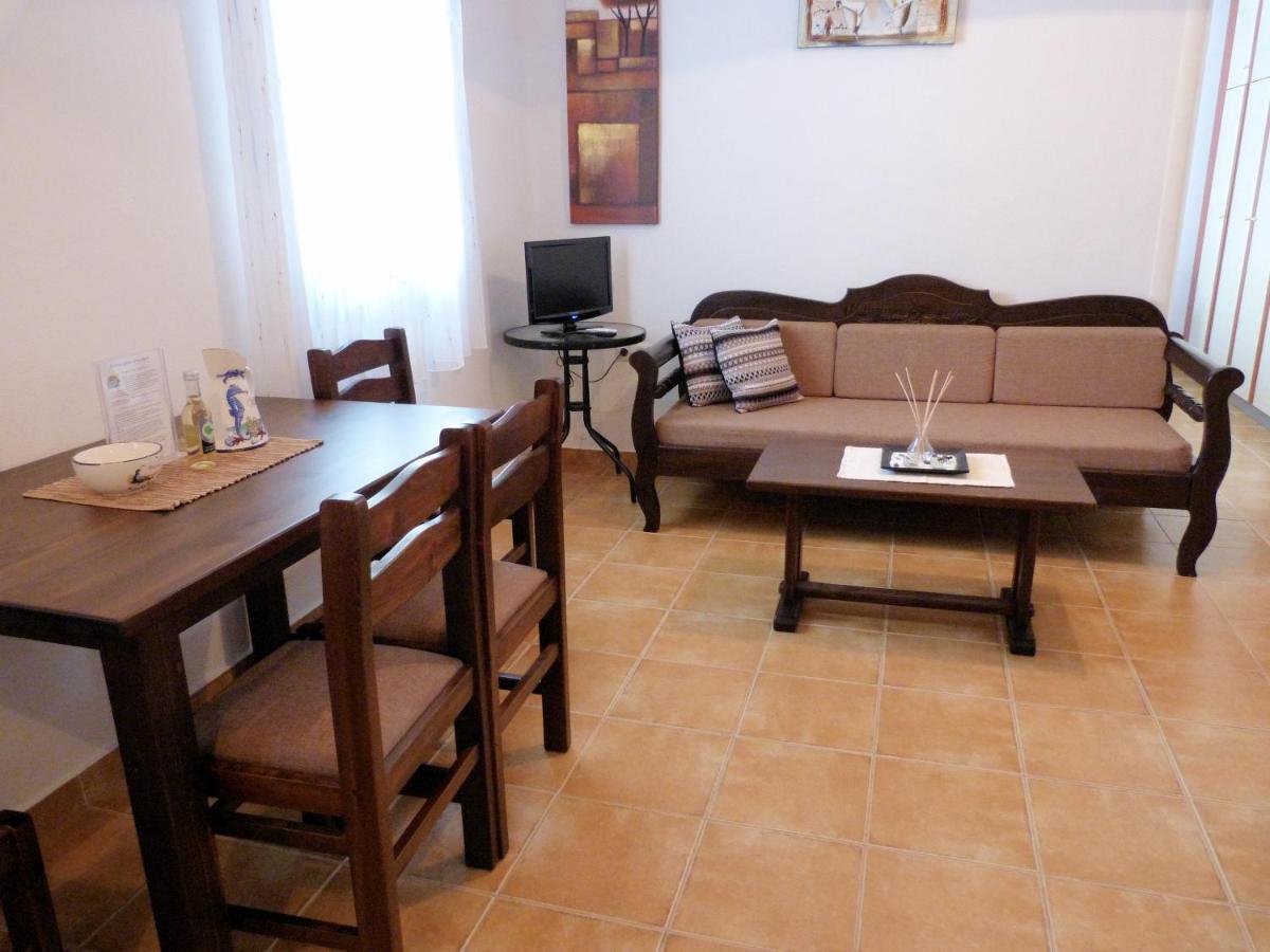 Ioli Apartments Alopronia Extérieur photo