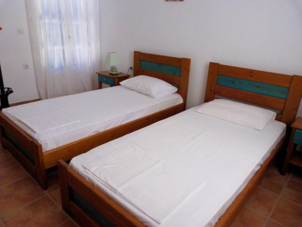 Ioli Apartments Alopronia Extérieur photo