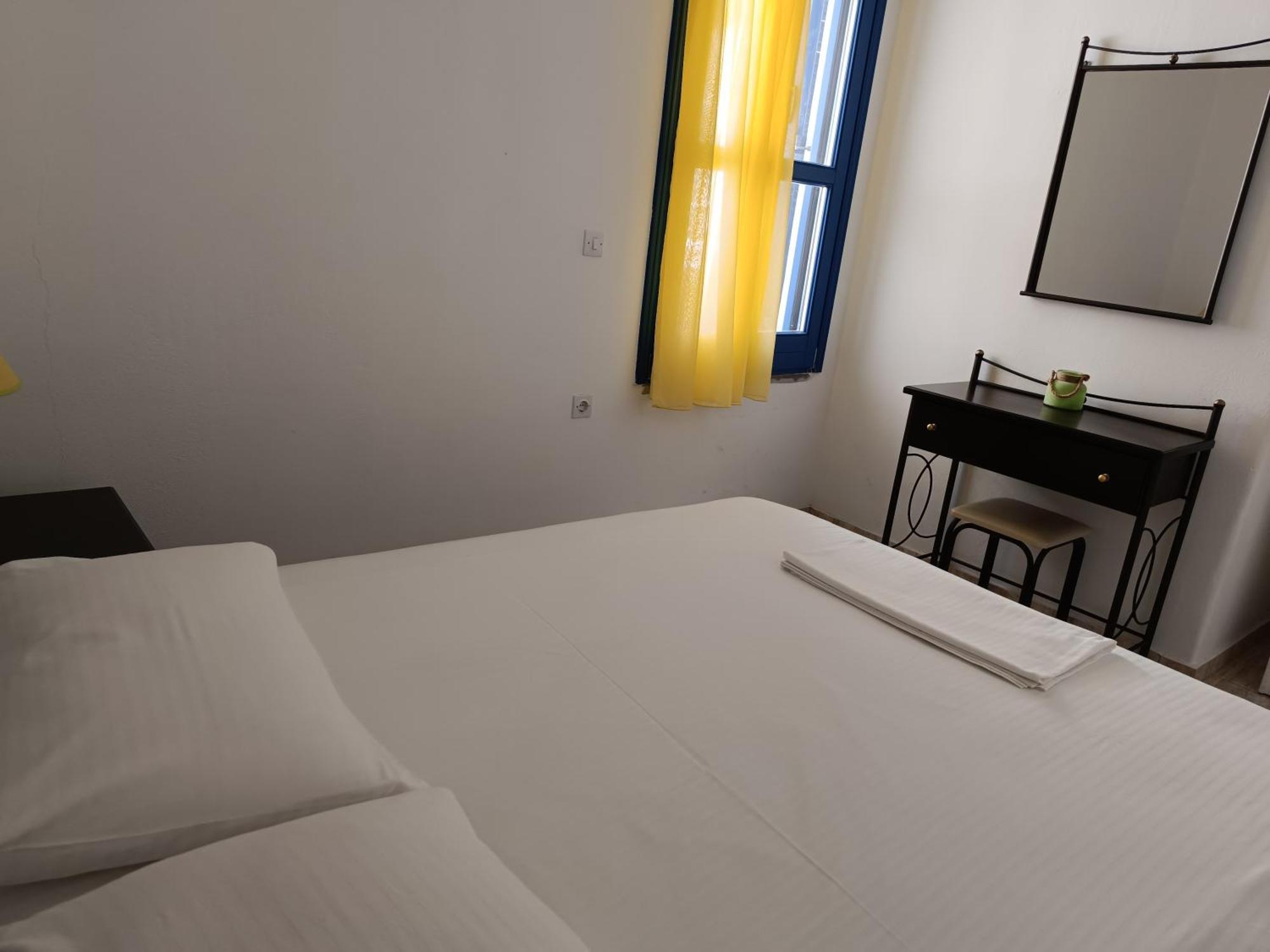 Ioli Apartments Alopronia Extérieur photo