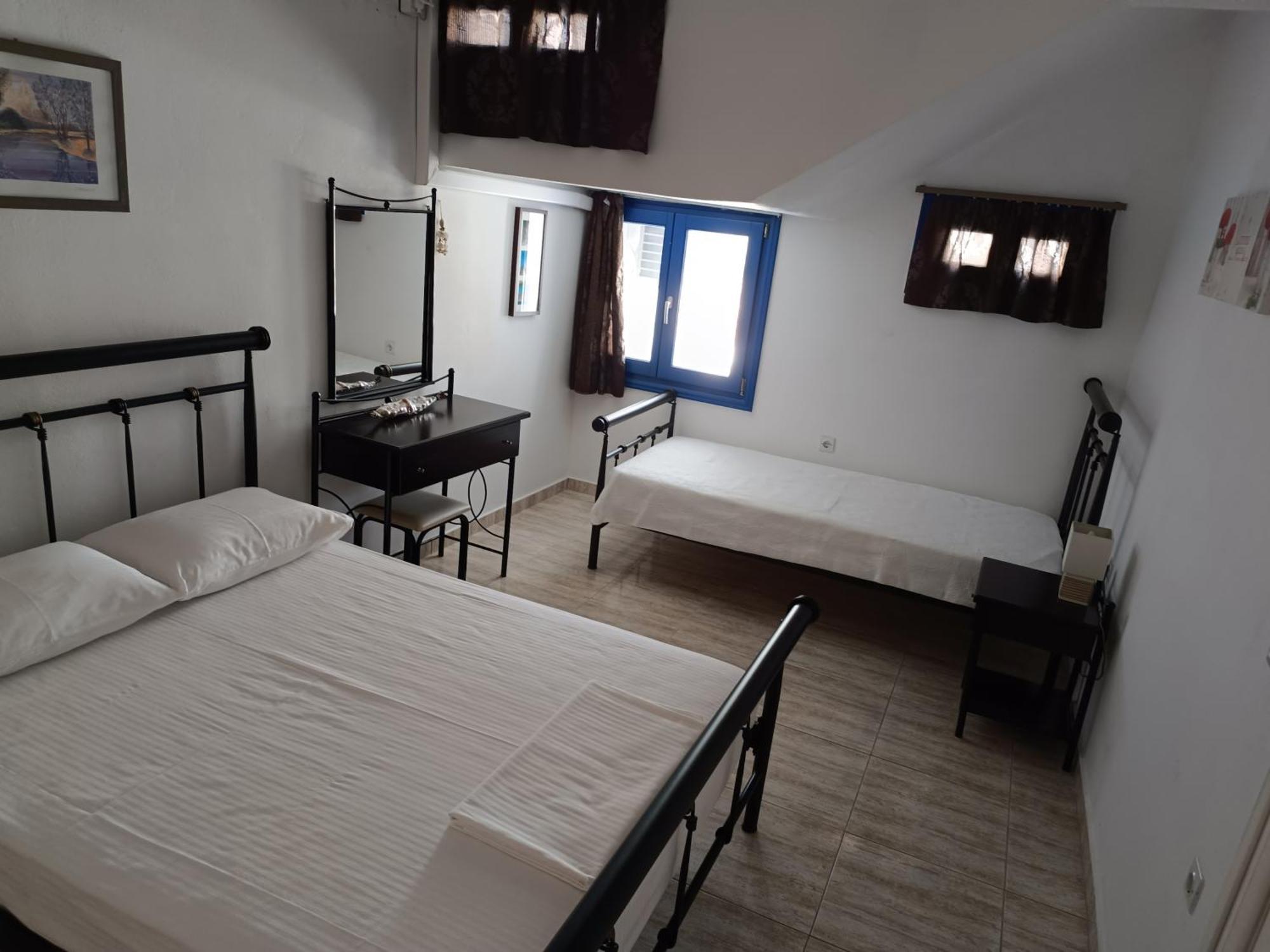 Ioli Apartments Alopronia Extérieur photo