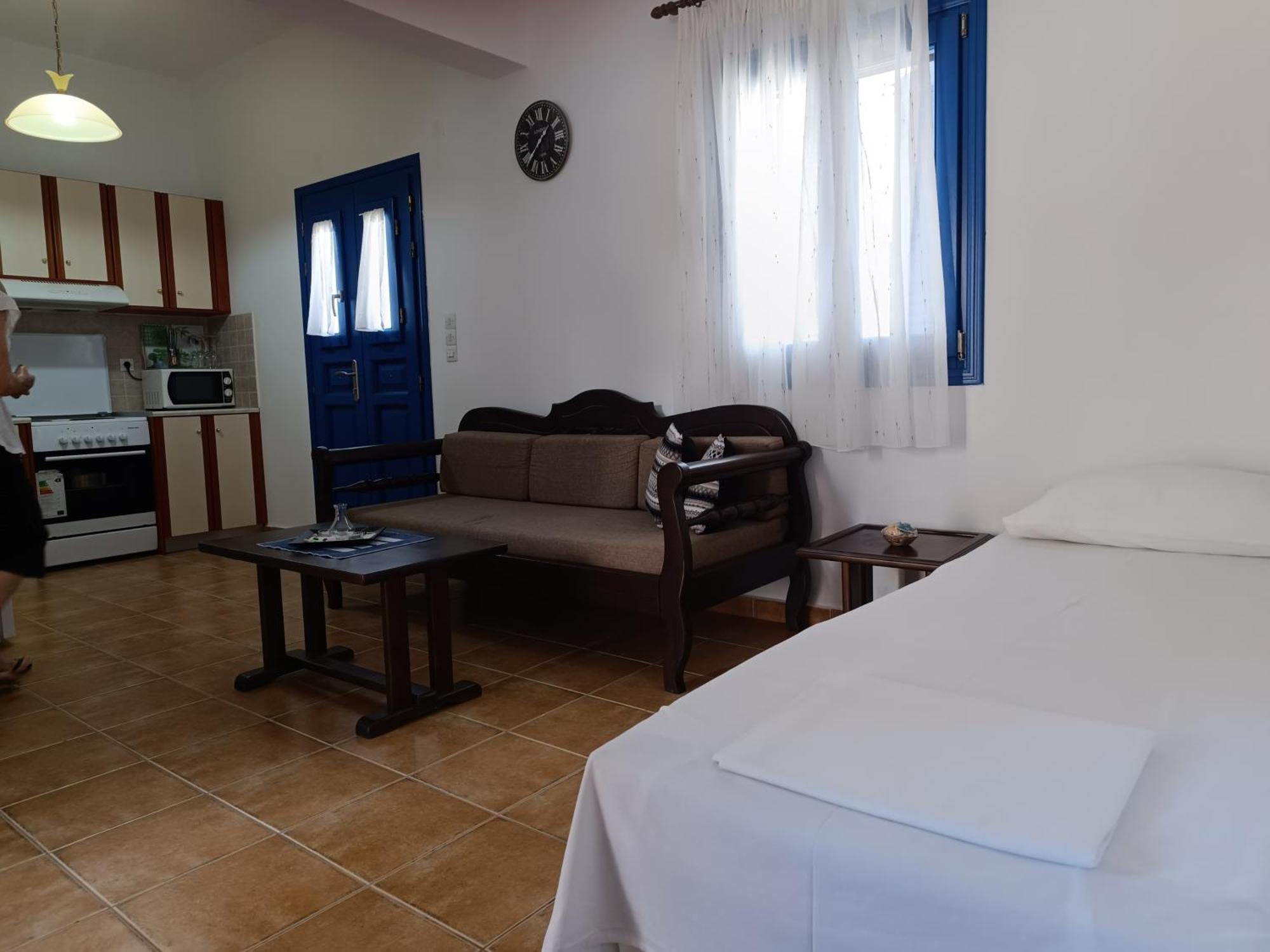 Ioli Apartments Alopronia Extérieur photo